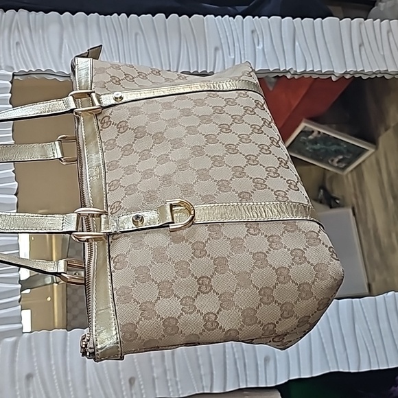 Gucci Abbey Tote Bag Tan & Gold Top Handle UPDATED β¨οΈ π - Picture 17 of 17